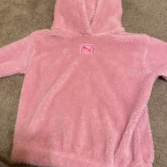 Pink fluffy puma sweatshirt. Very clean. Very comfy. Has elastic around waist. - Picture 2 of 4